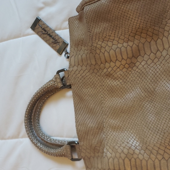 Kenneth Cole New York genuine leather purse - Picture 4 of 16